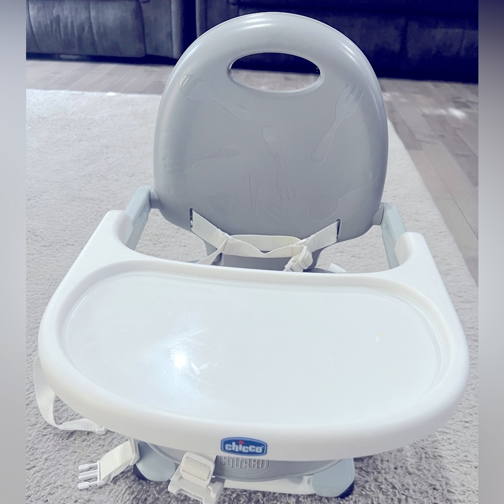 Chicco Baby/Toddler Pocket Snack Booster Seat